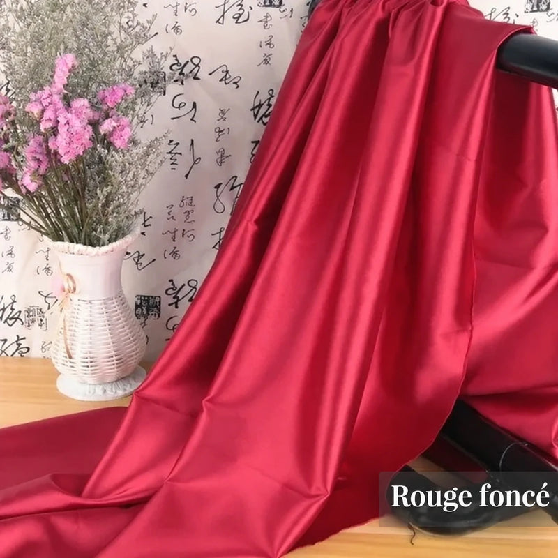 Tissu satin duchesse au mètre — rouge bordeaux