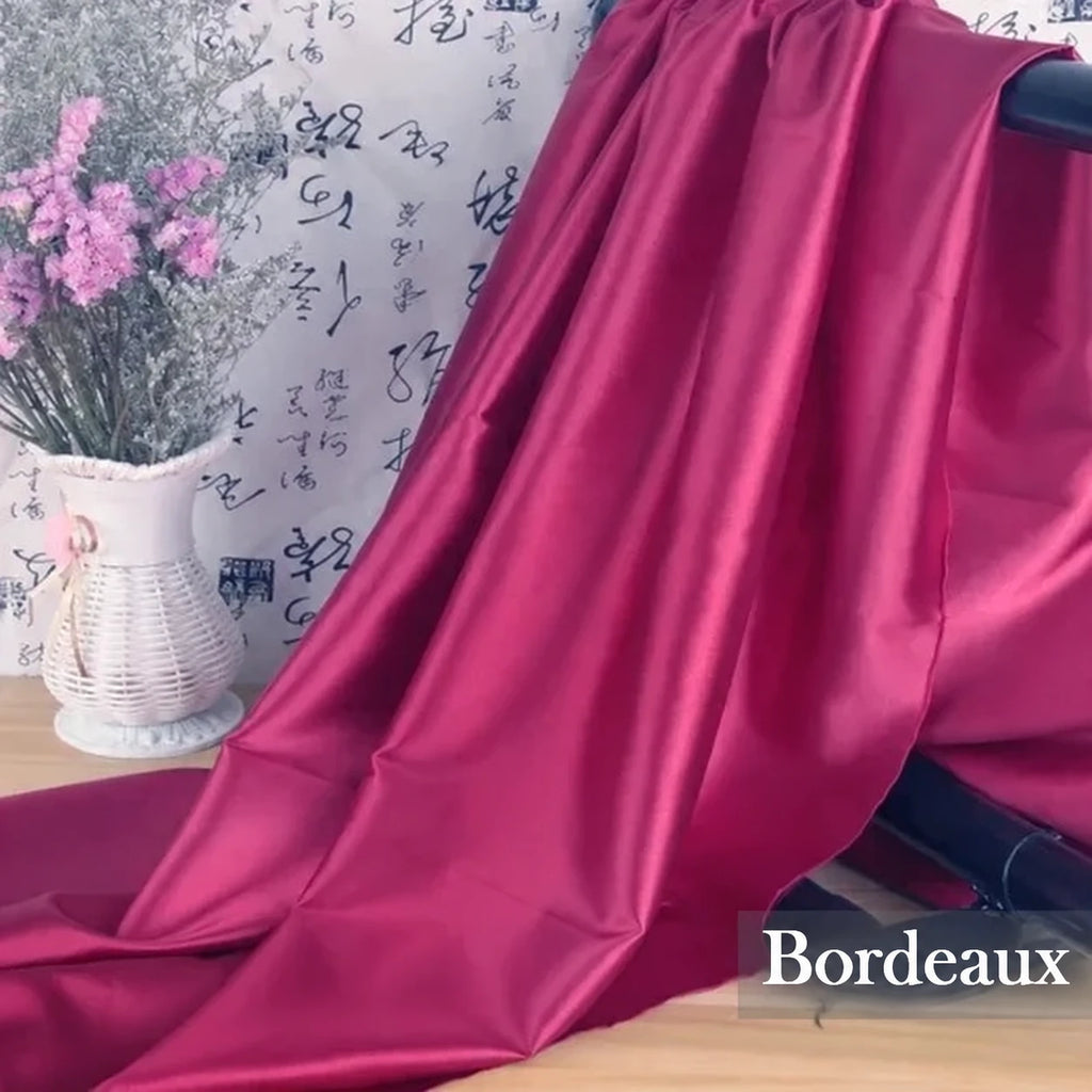 Tissu drapé — Bordeaux, étiquette de couleur en français
