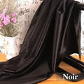 Tissu drapé — Noir, étiquette en français