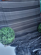 Photo originale du tissu Noir à rayures claires